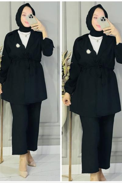 Alev broşlu ceketli takım Siyah